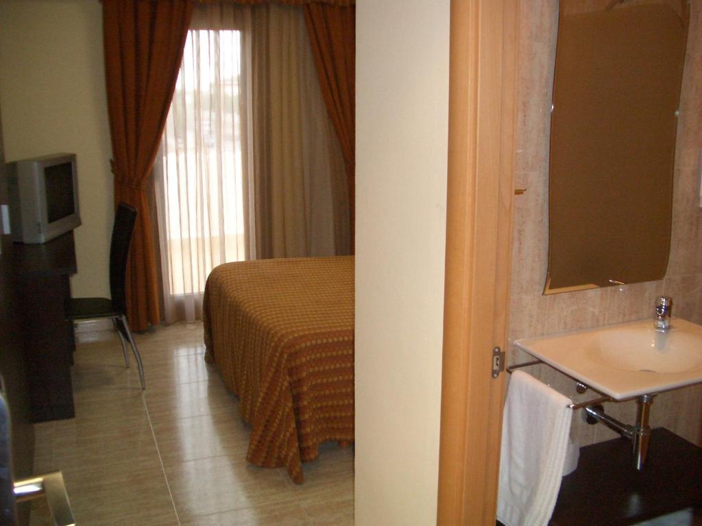 Hotel Pique Gandesa Phòng bức ảnh